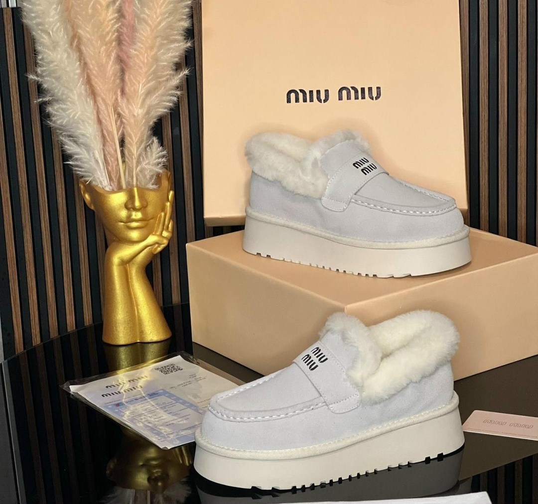 женские угги,,угги замш,туфли-лоферы женские prada a131269 замшевые зимние с мехом серые,угги женские ugg funkette