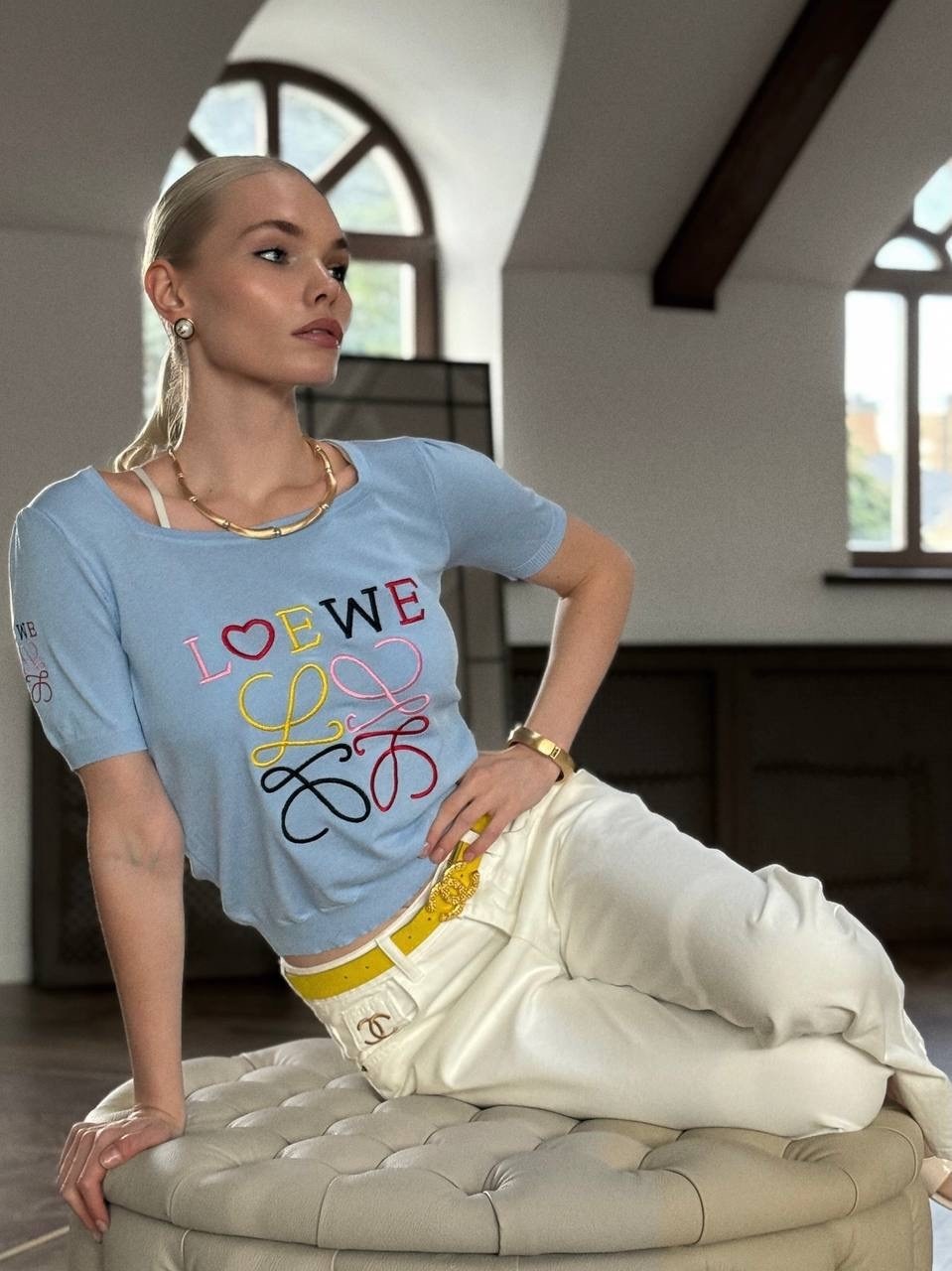 женские джинсы и брюки,женской одежды,брюки джинсы,женские брюки,бежевые брюки