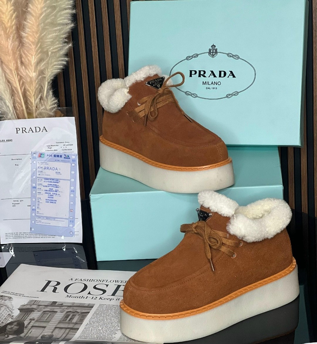 женские замшевые кроссовки с мехом prada premium beige,ботинки prada,ботинки prada женские на меху зима размер 36-40,зимние ботинки prada,ботинки женские с мехом prada