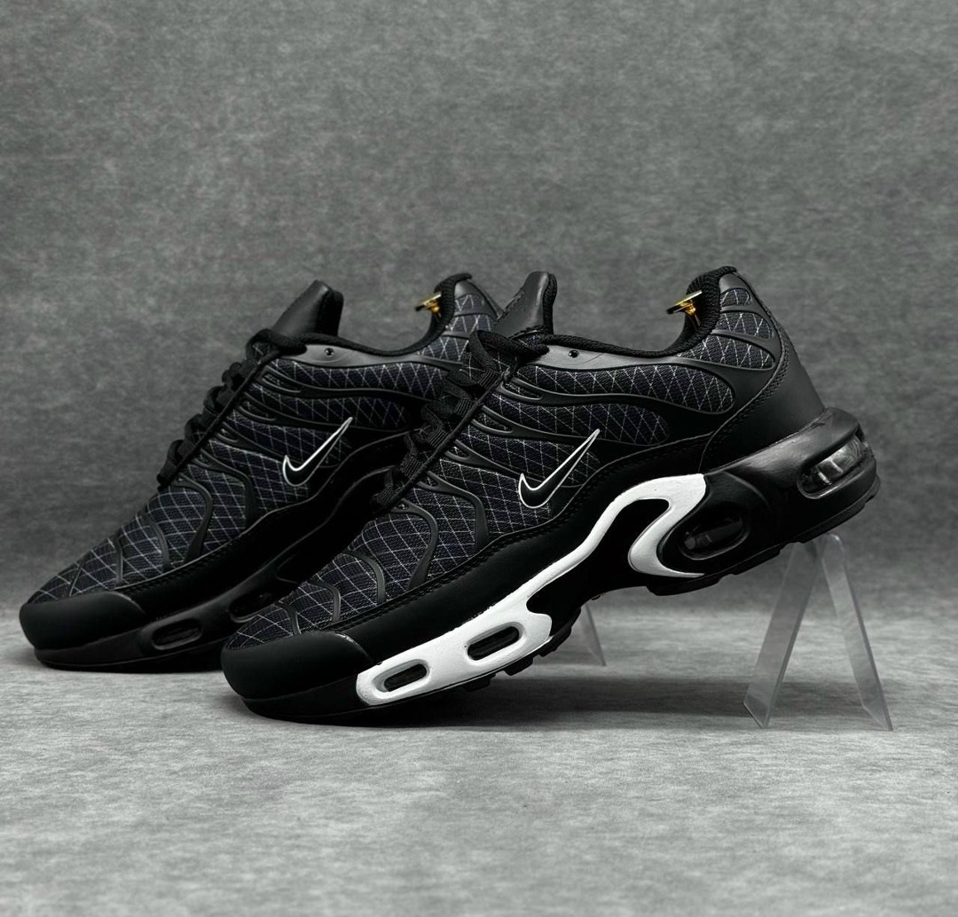 кроссовки nike air max tn plus,кроссовки мужские nike air max tn plus,nike air max tn plus,кроссовки для мужчин,кроссовки nike air max tn