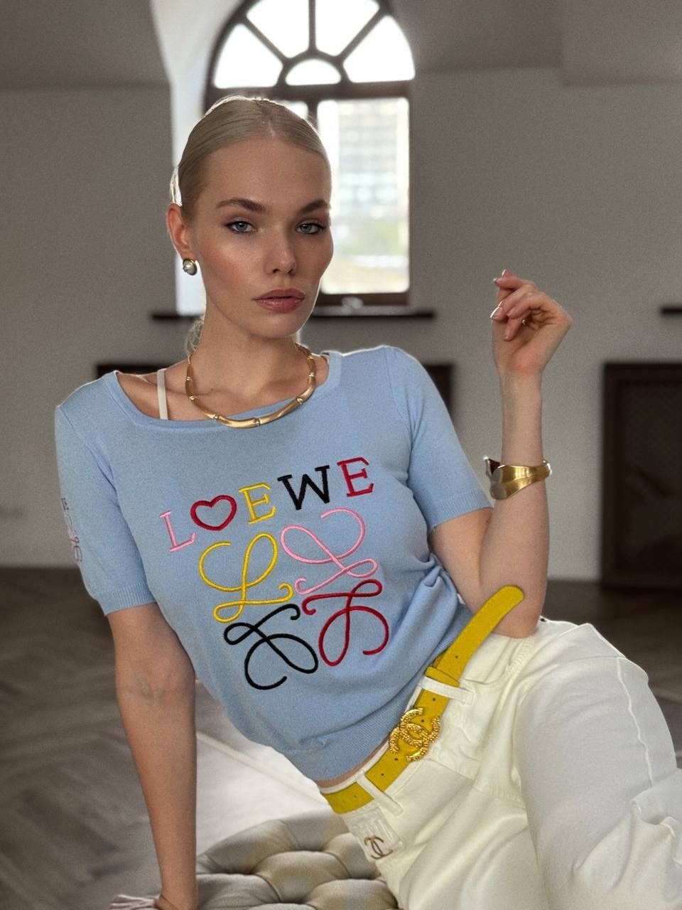 женские джинсы и брюки,женской одежды,брюки джинсы,женские брюки,бежевые брюки