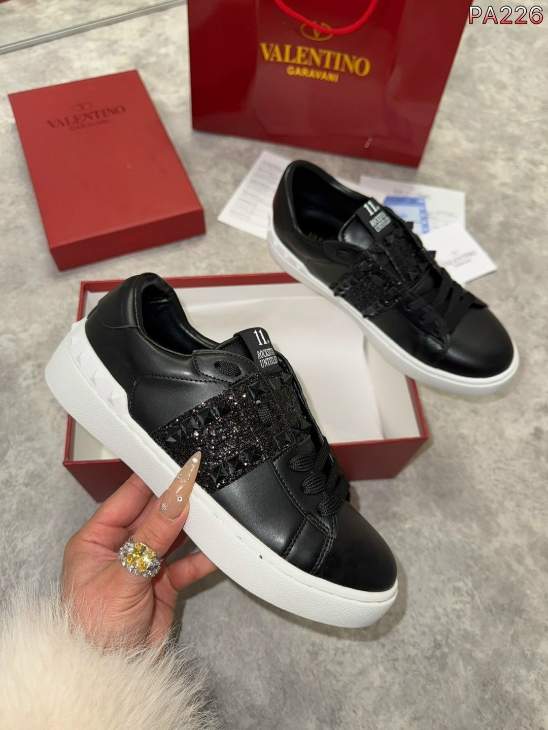 valentino кроссовки,женские кроссовки valentino,кеды valentino garavani,valentino кеды,valentino casual shoes for men
