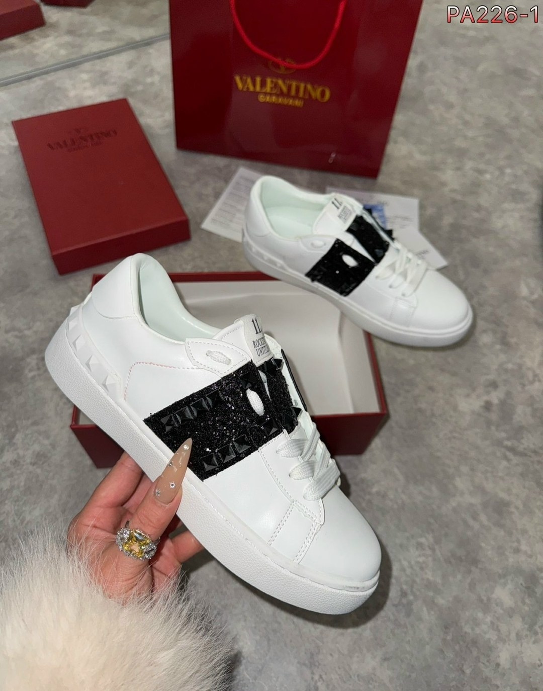 valentino кроссовки,женские кроссовки valentino,кеды valentino garavani,valentino кеды,valentino casual shoes for men