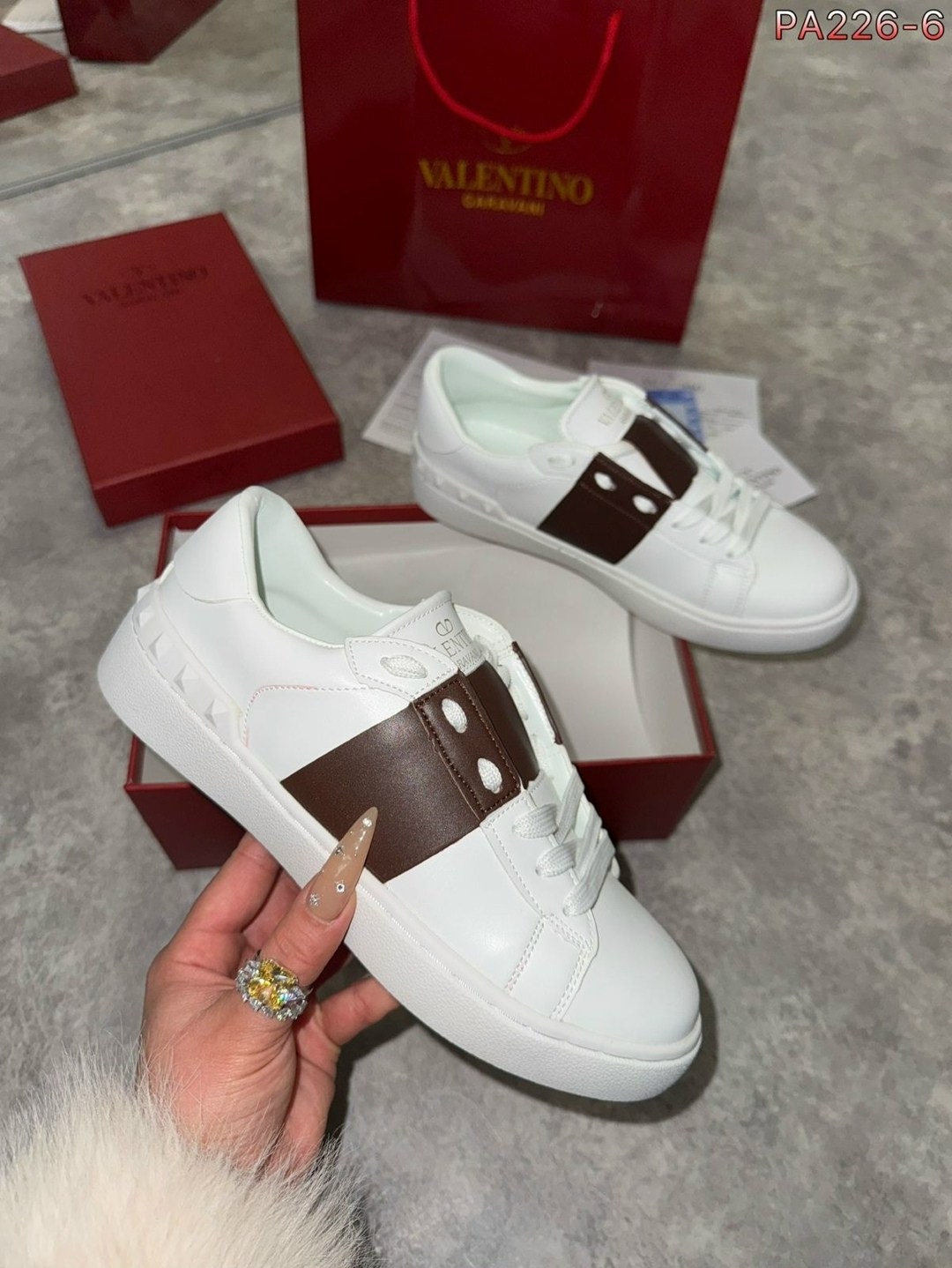 valentino кроссовки,женские кроссовки valentino,кеды valentino garavani,valentino кеды,valentino casual shoes for men