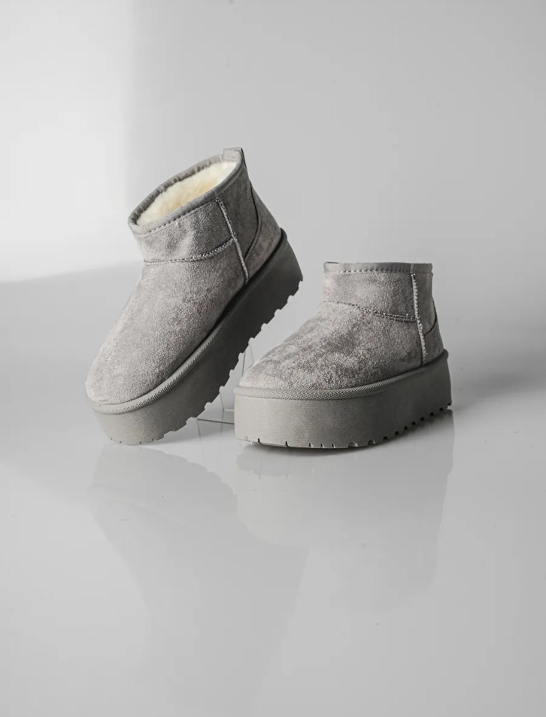 ,угги на платформе,ugg classic ultra mini замшевые ботинки на платформе черный,женская ,угги женские