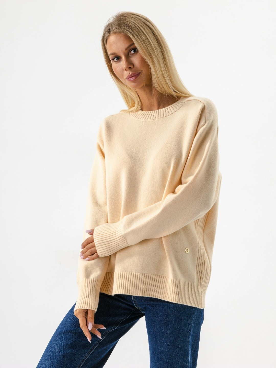 джемпер бежевый,джемпер оверсайз,свитер оверсайз,женский вязаный джемпер оверсайз,джемпера женские