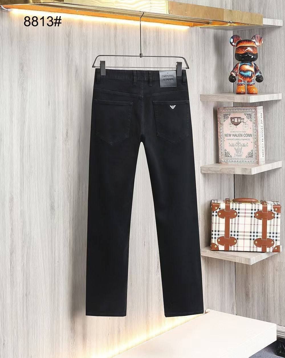 армани логотип,армани значок,лого армани,логотип армани на одежде,эмблема армани