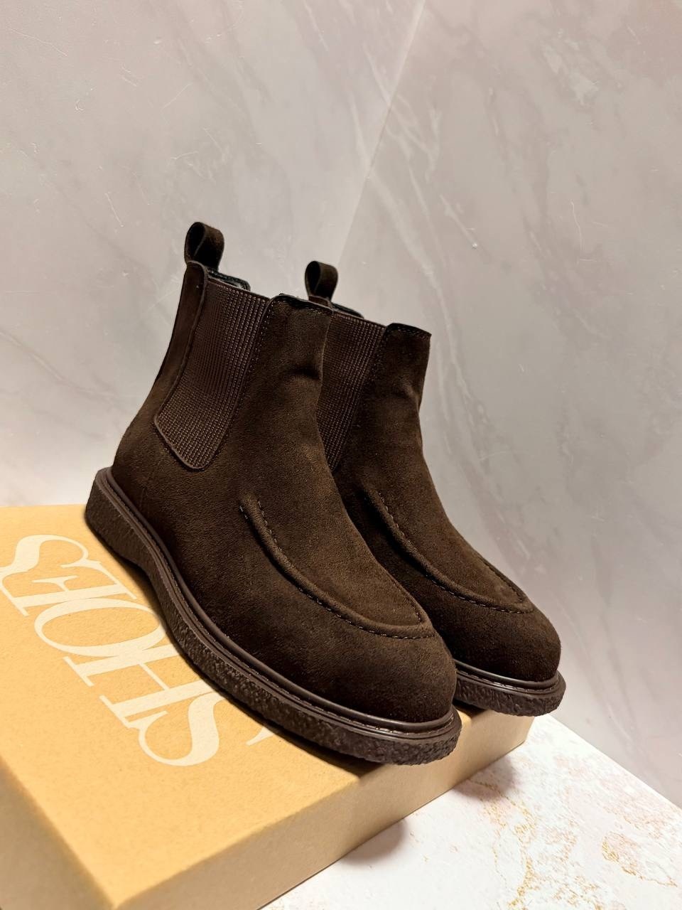 замшевые ботинки челси medicine коричневый,,ботинки челси axel arigato blyde коричневый,коричневые замшевые челси мужские,замшевые ботинки