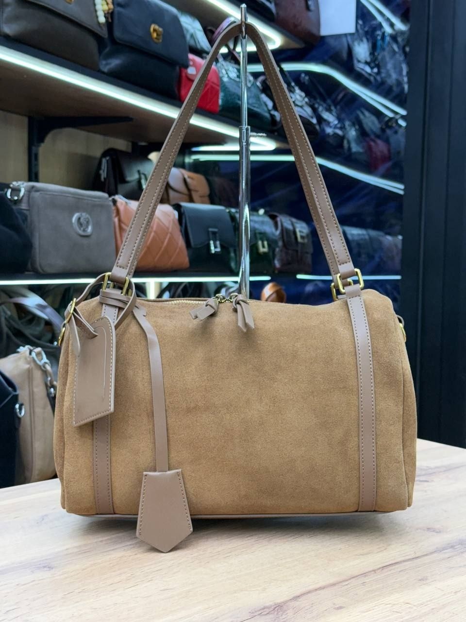 замшевая сумка,сумка the row margaux натуральная замша,сумка большая через плечо с ручками кожаная замшевая,сумка женская замшевая большая,сумка комбинированная натуральная кожа и замша