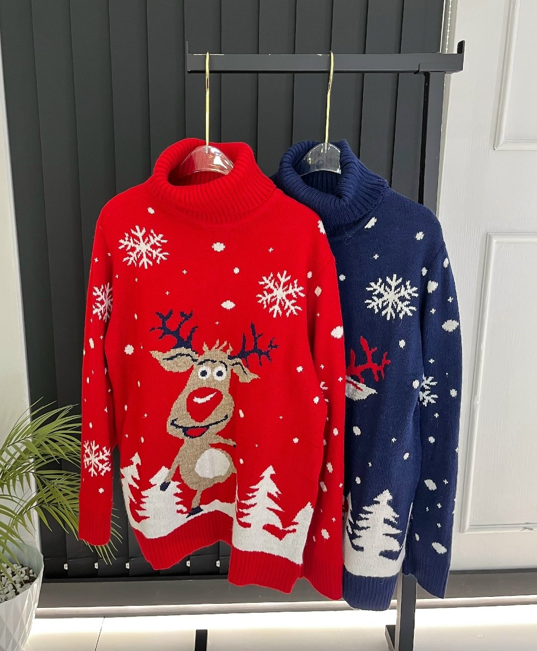зимние свитера с оленями,свитера с оленями,свитер с горлом новогодний с оленями,новогодние свитера,вязаный свитер с оленями