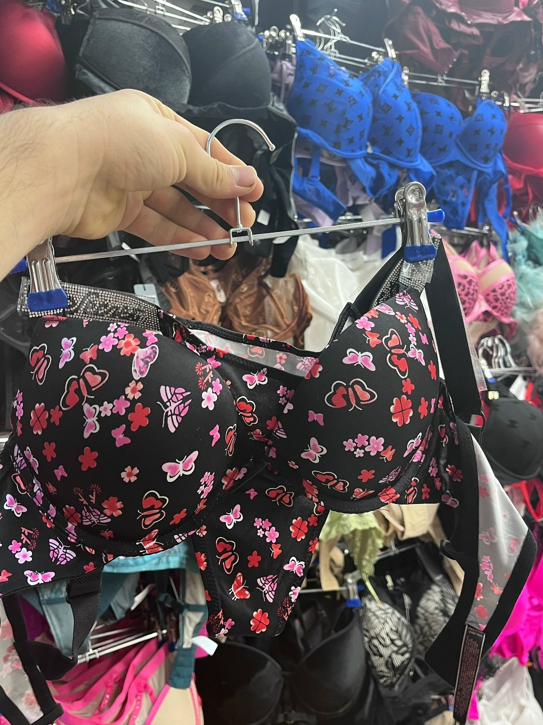 нижнего белья комплект,комплекты нижнее белье женский,бюстгальтер,эффектный комплект нижнего белья,кружевной комплект с бюстгальтером