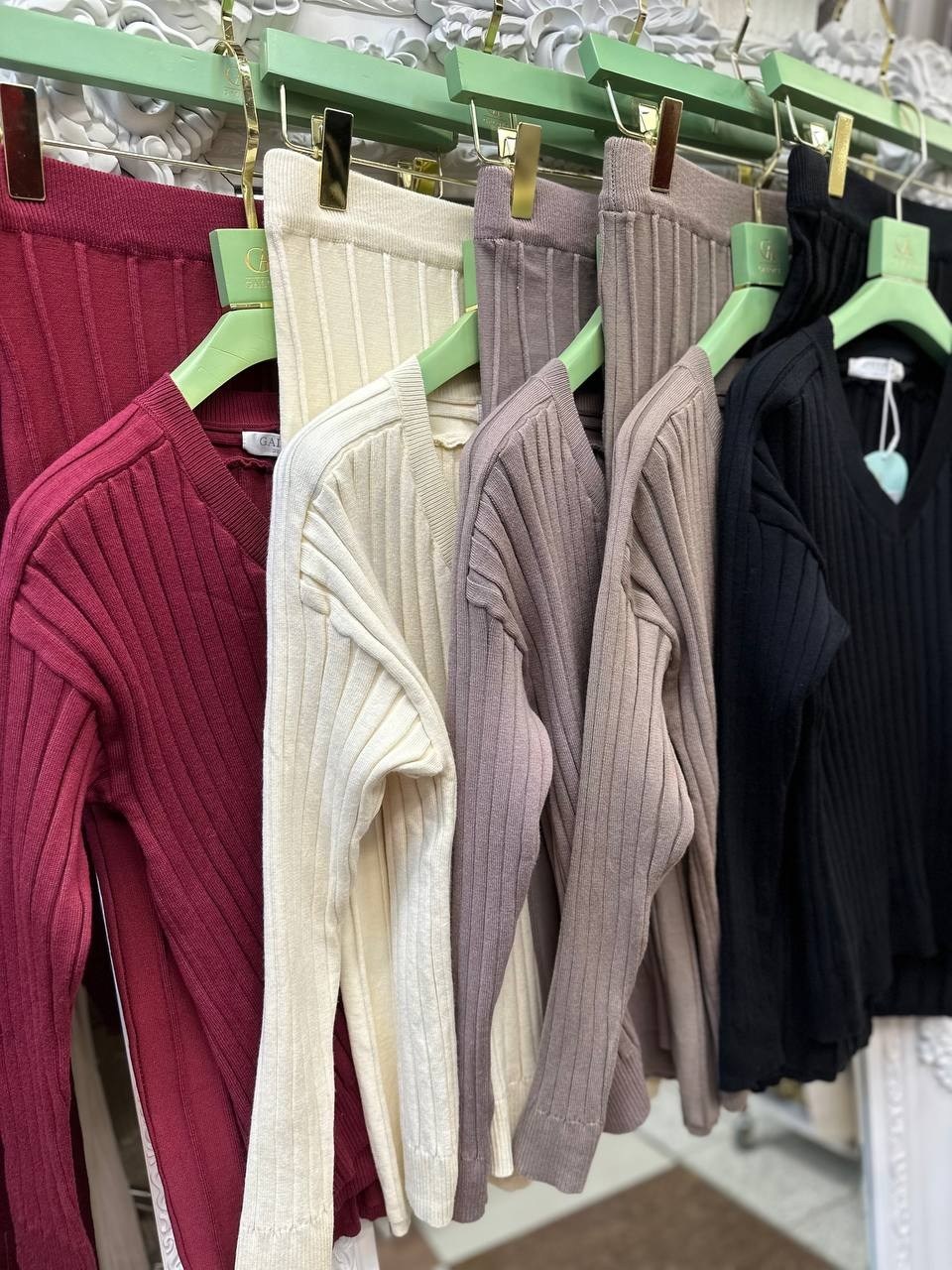 трикотажный костюм с юбкой,костюм с юбкой,костюм женский трикотажный с юбкой,костюм лапша с юбкой,костюм трикотажный с юбкой миди