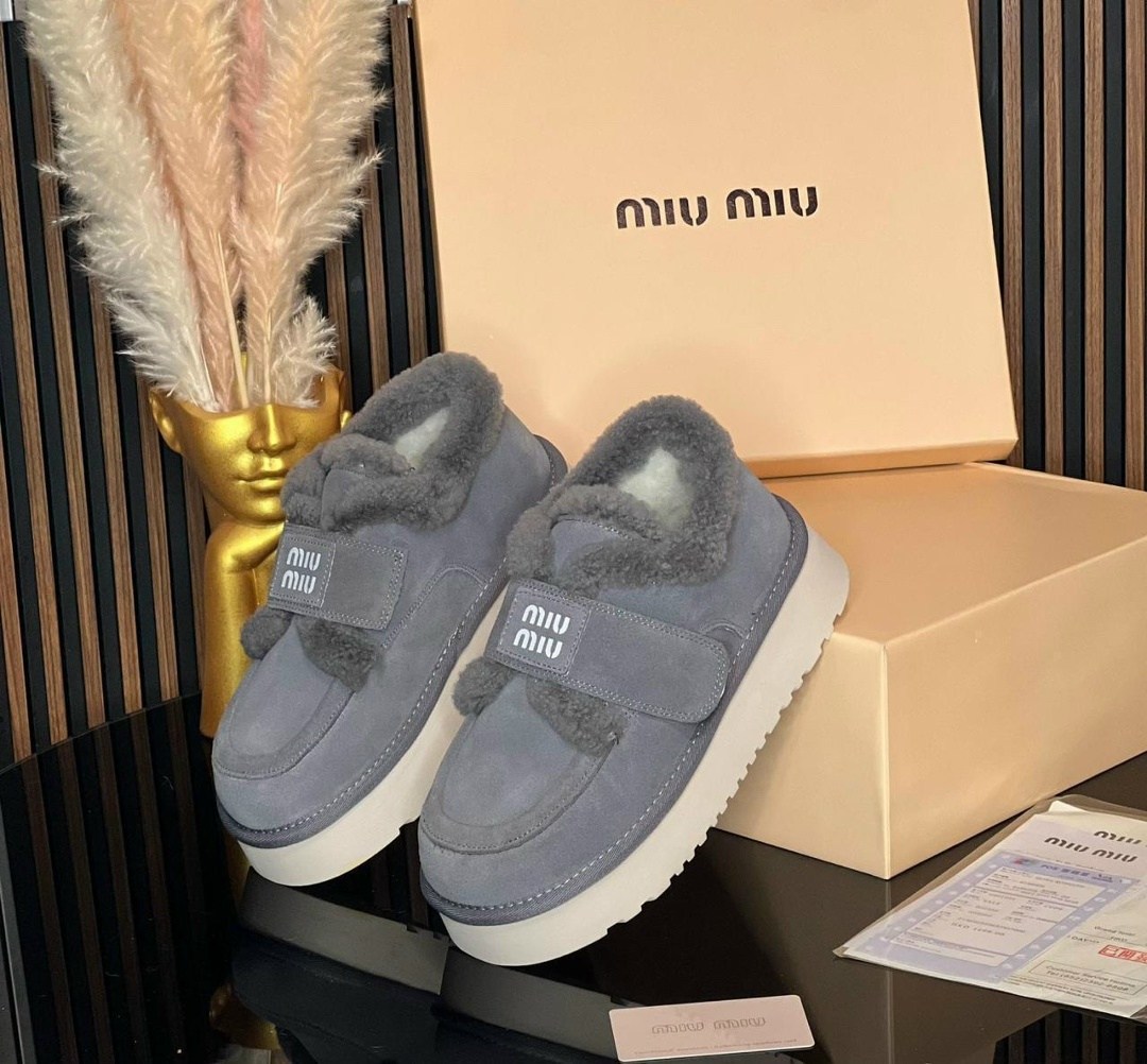 женские угги,,угги замш,туфли-лоферы женские prada a131269 замшевые зимние с мехом серые,угги женские ugg funkette