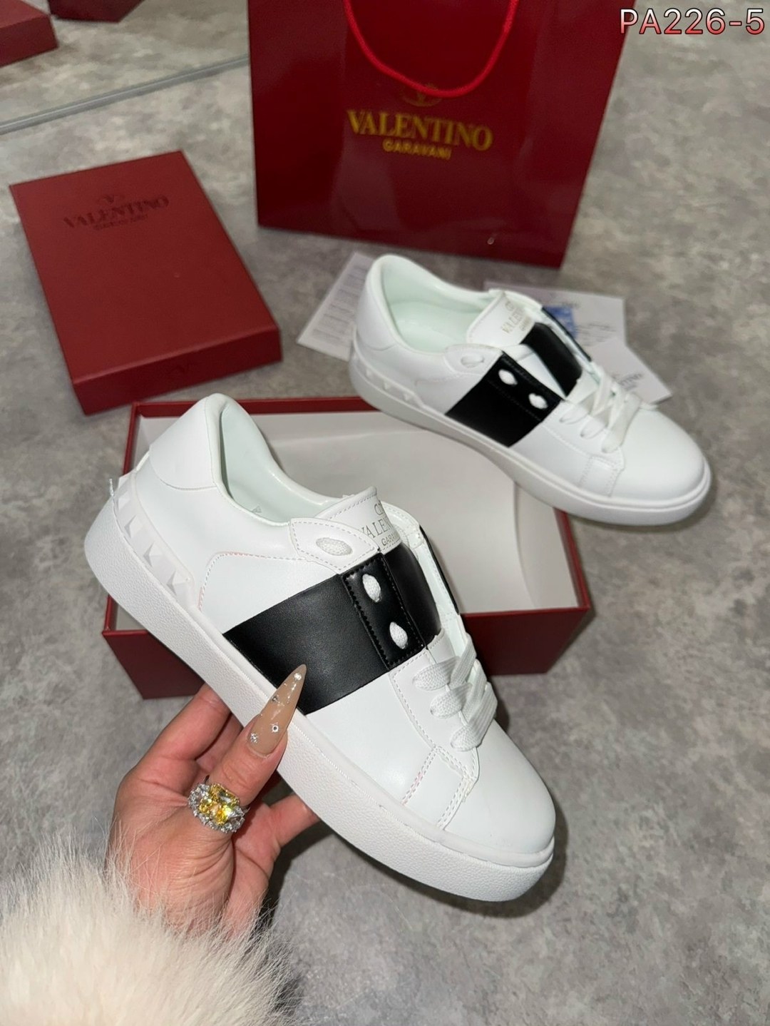 valentino кроссовки,женские кроссовки valentino,кеды valentino garavani,valentino кеды,valentino casual shoes for men