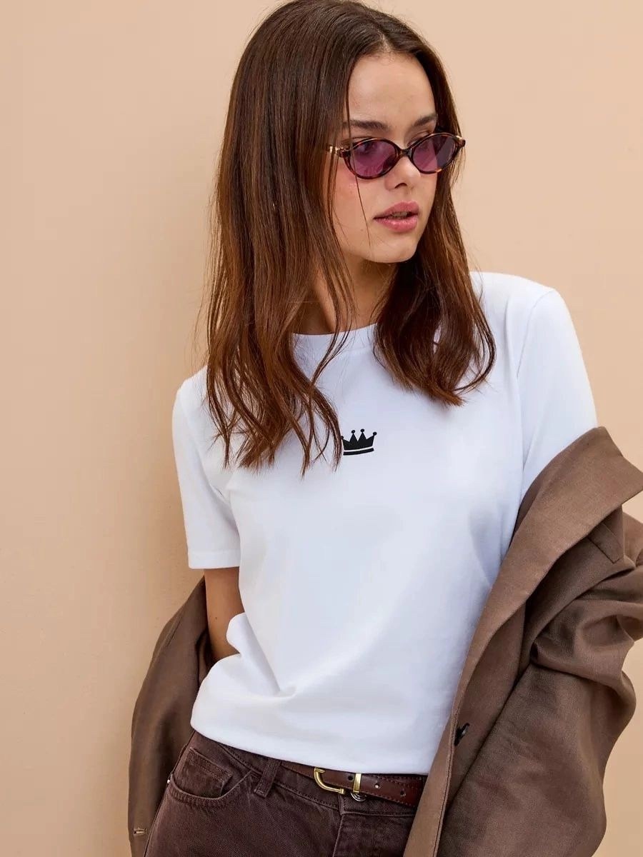 футболка женская с самолетом,женская футболка,женская белая футболка,базовая белая футболка,женская повседневная футболка