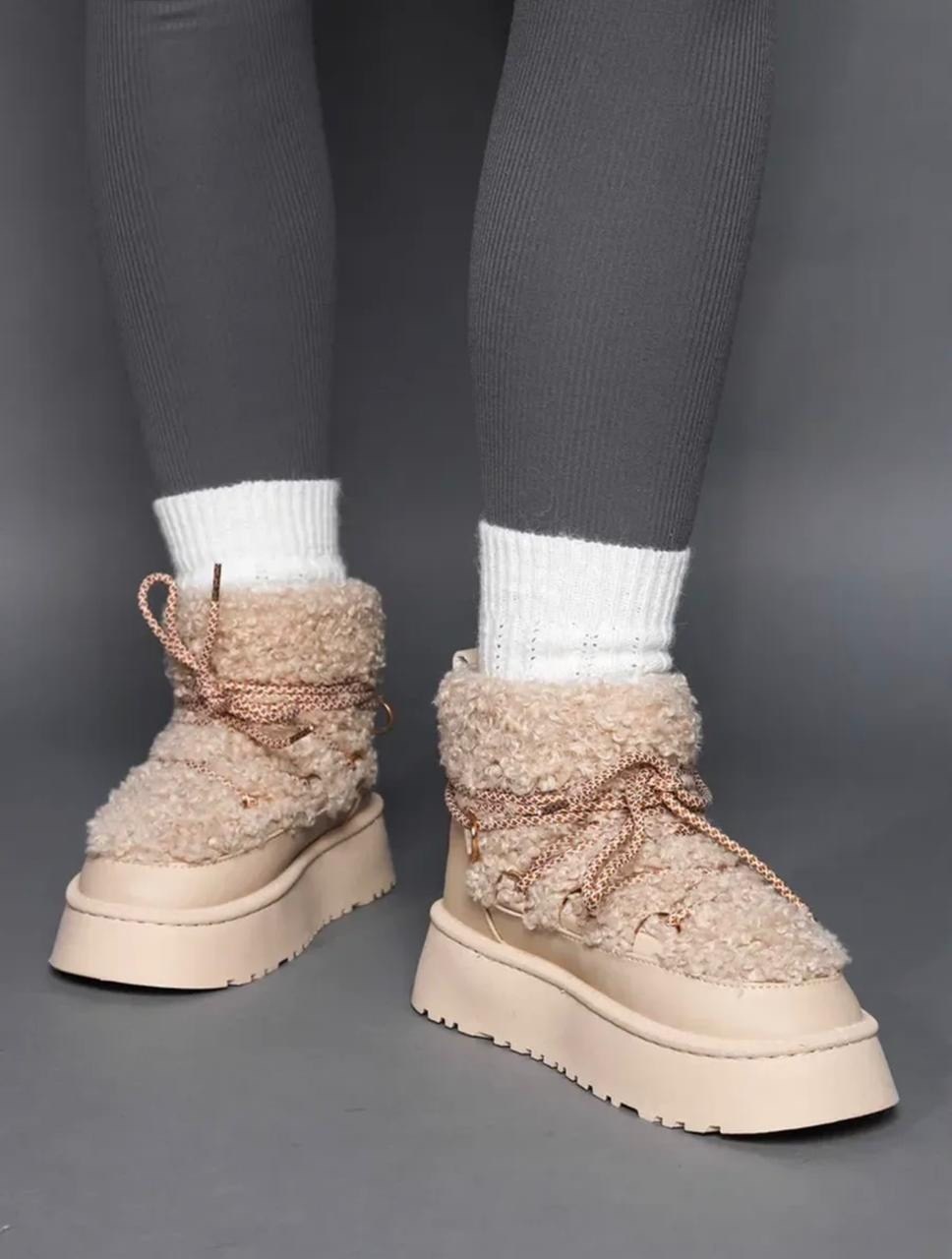 угги луноходы меховые на высокой подошве,угги луноходы меховые на высокой подошве uggi цвет бежевый,угги луноходы меховые на высокой подошве uggi цвет молочный,зимние угги на платформе,зимние угги на