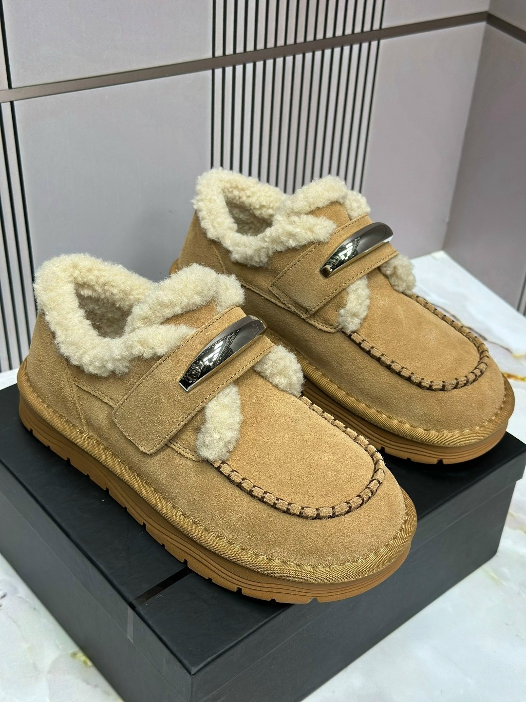 ,туфли-лоферы женские prada a131233 замшевые зимние с мехом коричневые, теплая,женская ,лоферы на меху