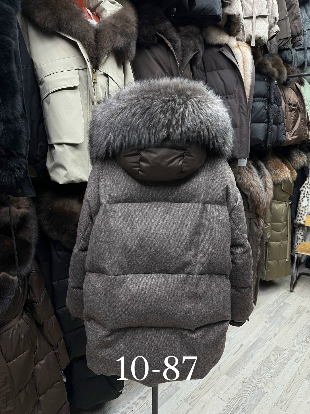 пуховик с натуральным мехом,пуховик с мехом,куртка пуховик мех песец с капюшоном,пуховик pang million 2025 с натуральным мехом,женские пуховики