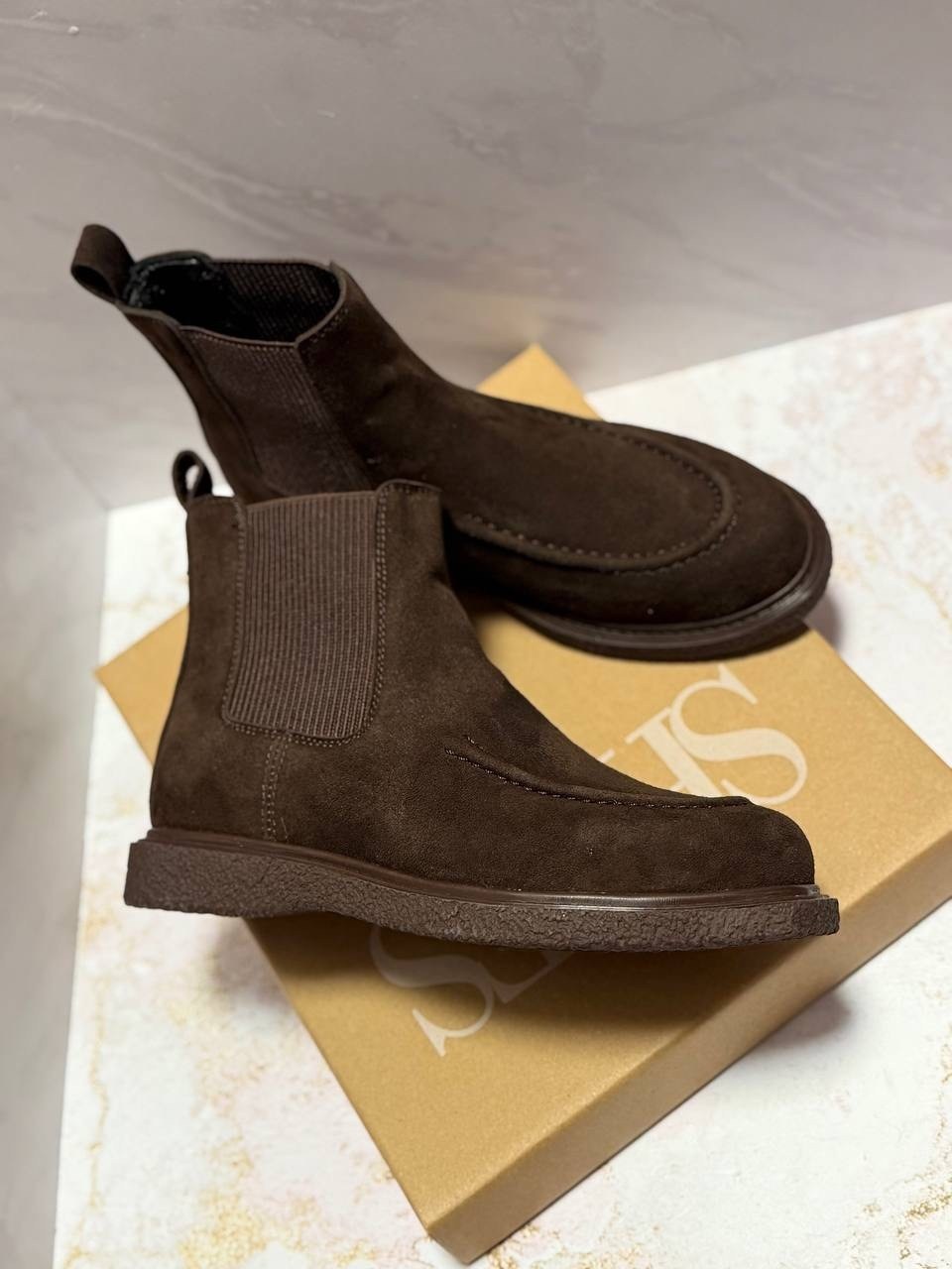 замшевые ботинки челси medicine коричневый,,ботинки челси axel arigato blyde коричневый,коричневые замшевые челси мужские,замшевые ботинки