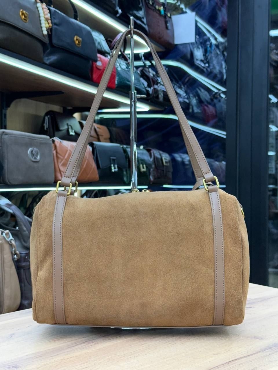 замшевая сумка,сумка the row margaux натуральная замша,сумка большая через плечо с ручками кожаная замшевая,сумка женская замшевая большая,сумка комбинированная натуральная кожа и замша