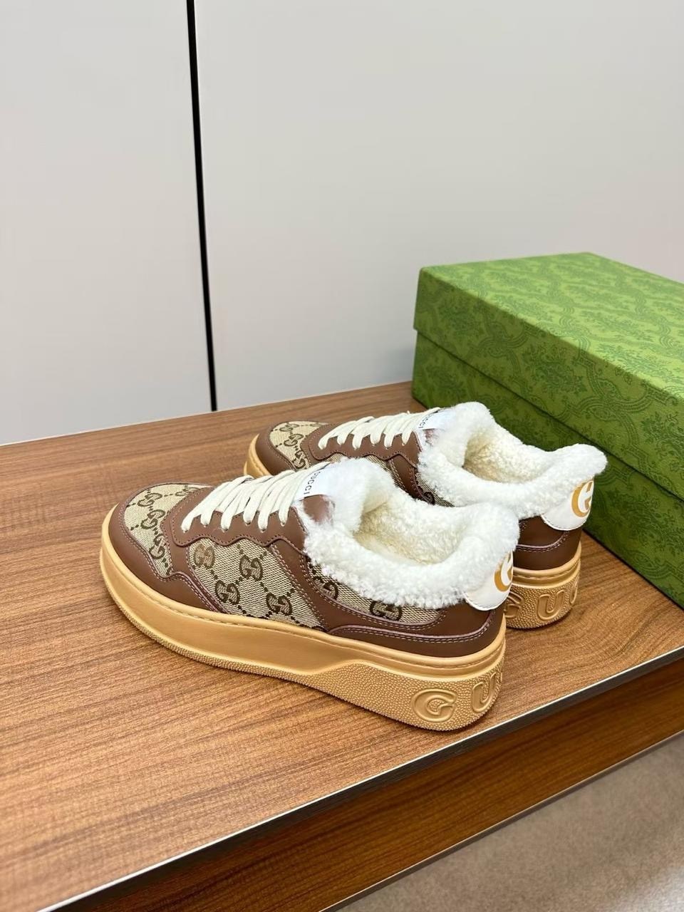 кроссовки женские gucci,кроссовки gucci,кроссовки гуччи женские,кроссовки женские зимние gucci,спортивная  на плоской подошве gucci new sera
