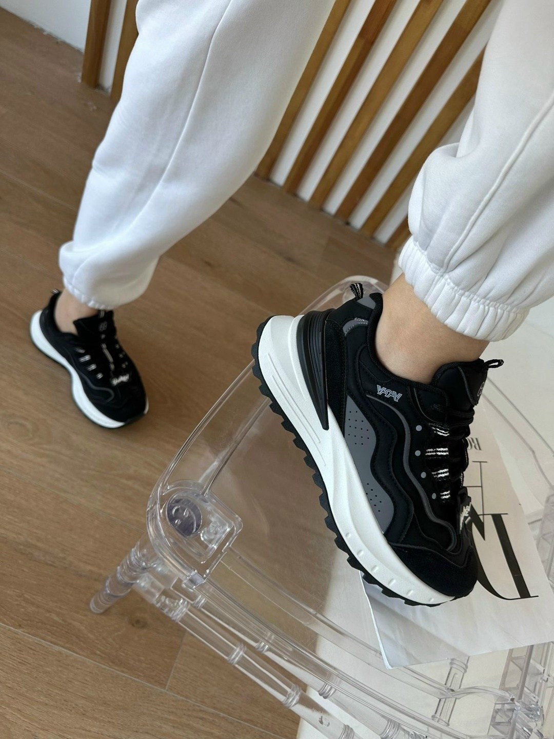 черные женские кроссовки,кроссовки женскиe,кроссовки черные,кроссовки,массивные кроссовки