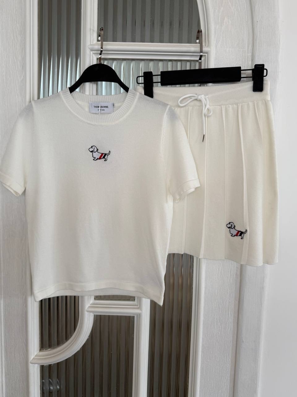 ,одежда для женщин,трикотажный костюм,женская кофта,костюм с юбкой