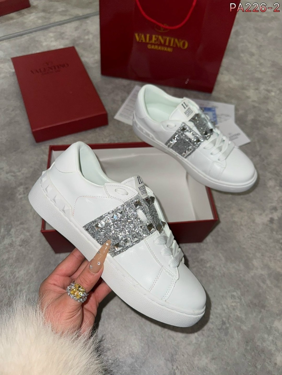 valentino кроссовки,женские кроссовки valentino,кеды valentino garavani,valentino кеды,valentino casual shoes for men