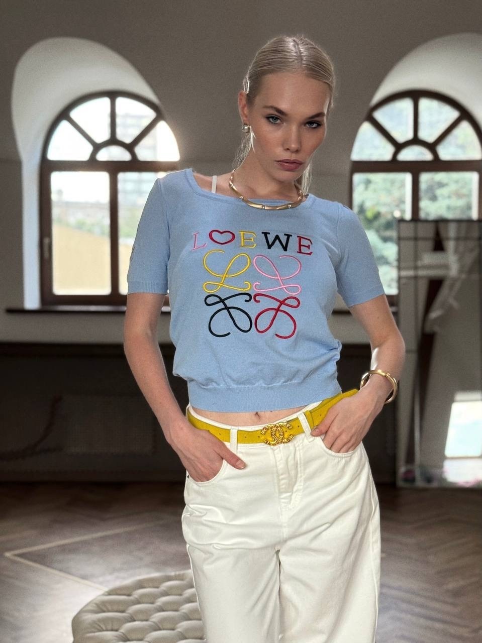 женские джинсы и брюки,женской одежды,брюки джинсы,женские брюки,бежевые брюки