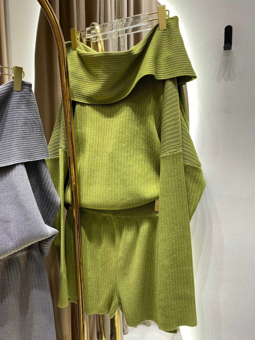 модные свитера,оверсайз свитер,джемпер оверсайз,свитер вязаный,свитер с горлом вязаный зимний оверсайз кофта la mia nicole