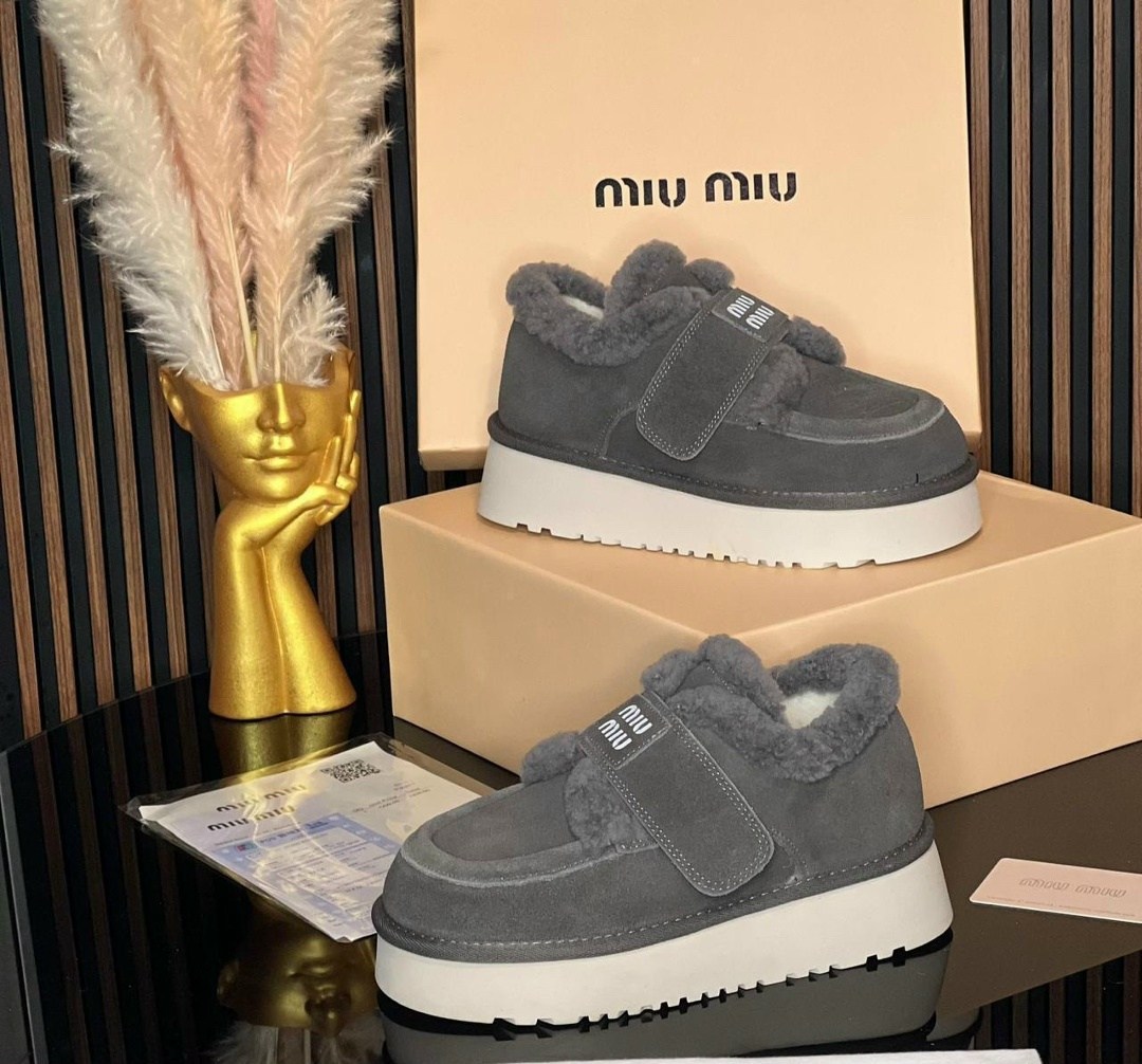 женские угги,,угги замш,туфли-лоферы женские prada a131269 замшевые зимние с мехом серые,угги женские ugg funkette