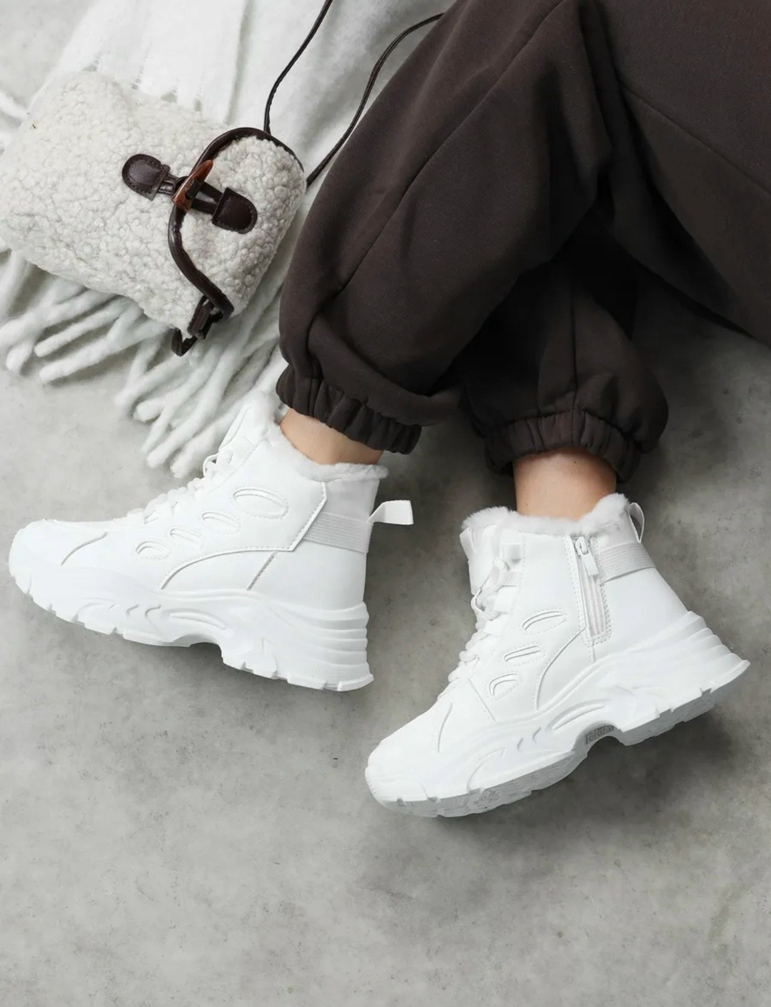 кроссовки зимние на платформе с мехом,кроссовки зимние с мехом на толстой подошве ovvo цвет белый,кроссовки зимние мех,кроссовки зимние с мехом на высокой платформе ovvo цвет белый,кроссовки женские з