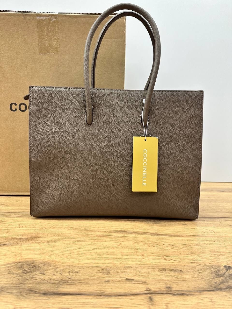 сумка coccinelle,сумка-шопер myrtha из зернистой кожи с логотипом макси coccinelle коричневый,coccinelle сумка шоппер,coccinelle сумка на плечо шоппер myrtha maxi log,coccinelle женская сумка myrtha и