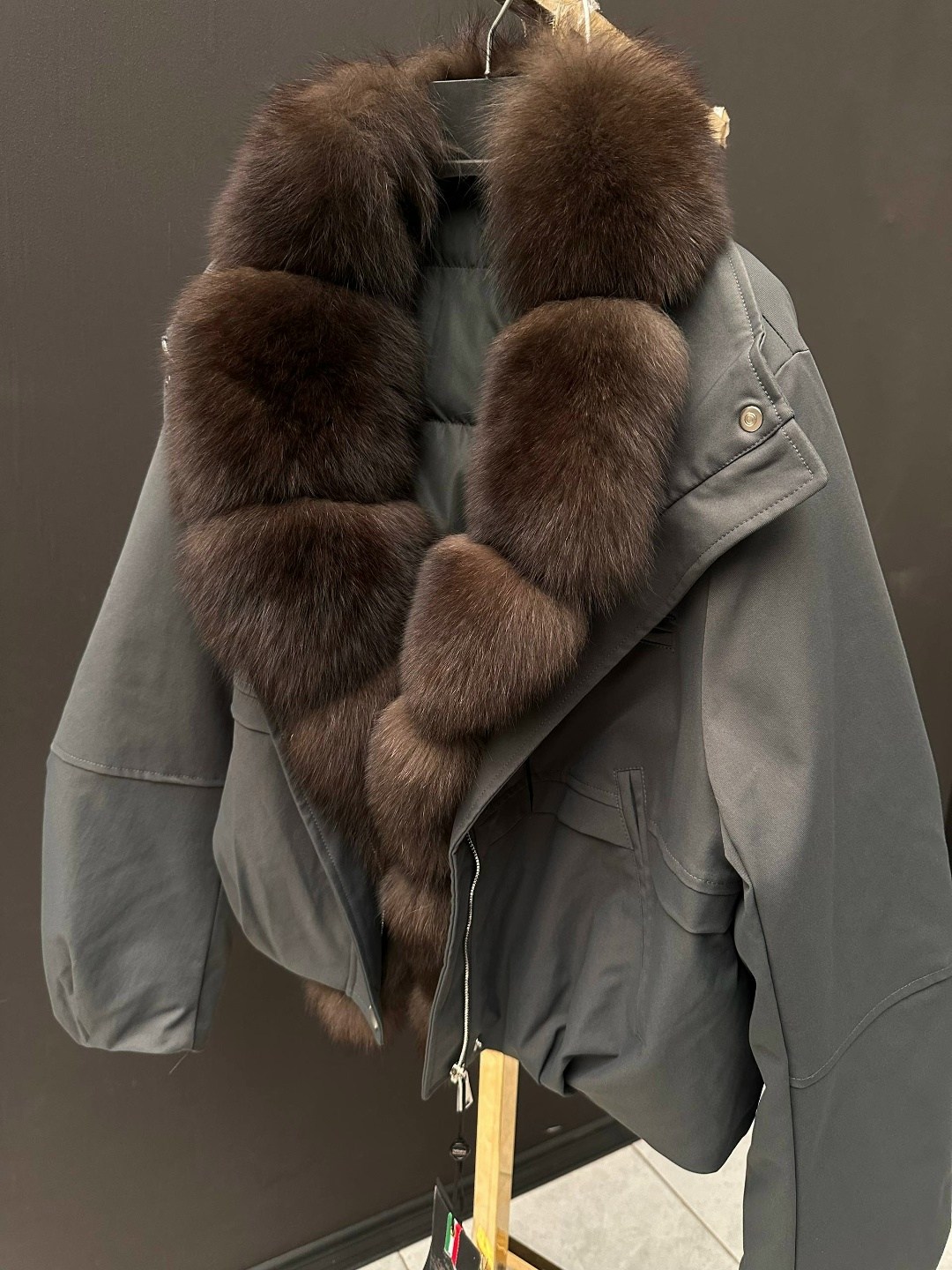 пуховик с натуральным мехом,женский пуховик,куртка с мехом,меховая куртка,куртка с натуральным мехом