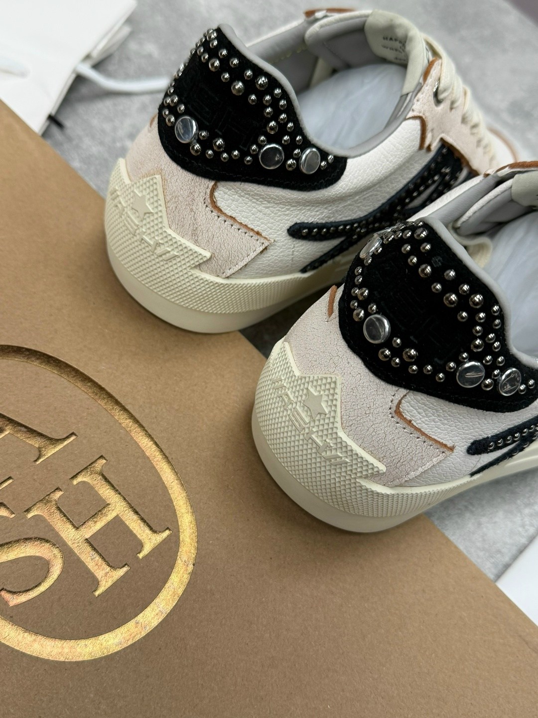 ,женские кроссовки,кроссовки golden goose, женская,кроссовки повседневные