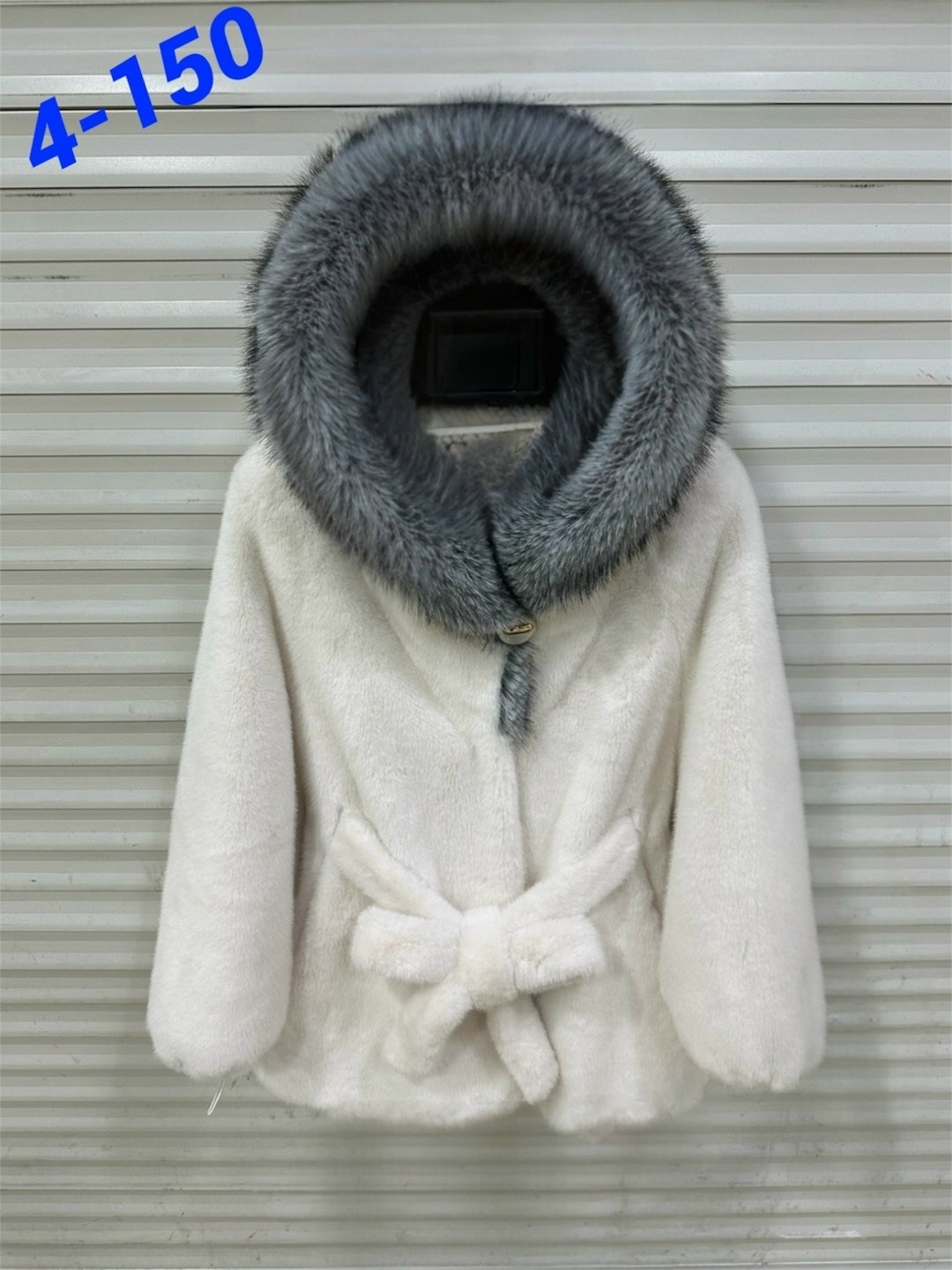 шуба женская,женская шуба из натурального меха,шубка,шубка из меха европейской норки с капюшоном из меха песца,шуба
