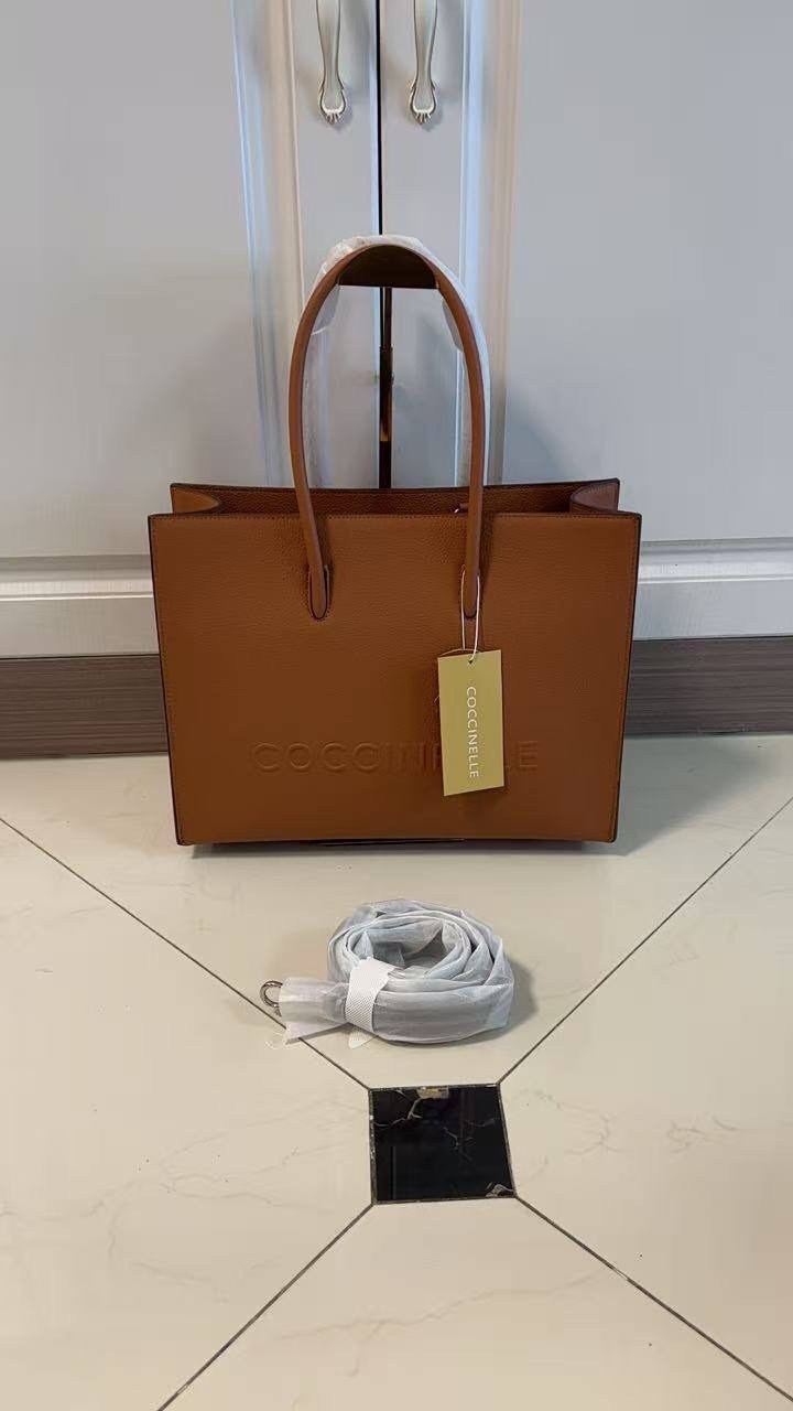 сумка coccinelle,coccinelle сумка на плечо шоппер,сумка,женская сумка тоут,сумки аксессуары