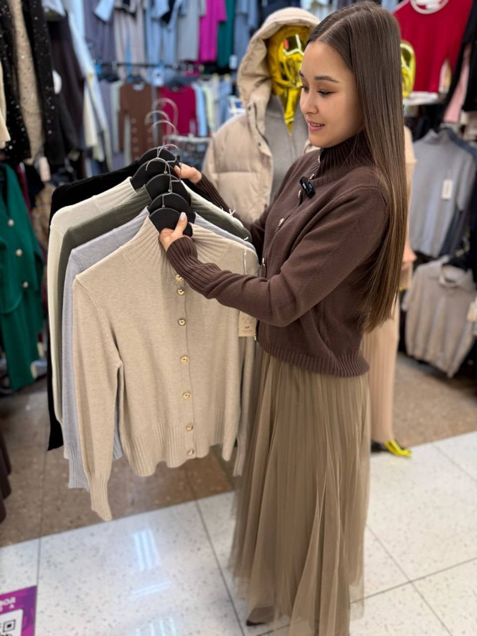 вязаные джемпера,свитер джемпер,свитер с воротником,свитер с высоким воротом,свитер с высоким воротником