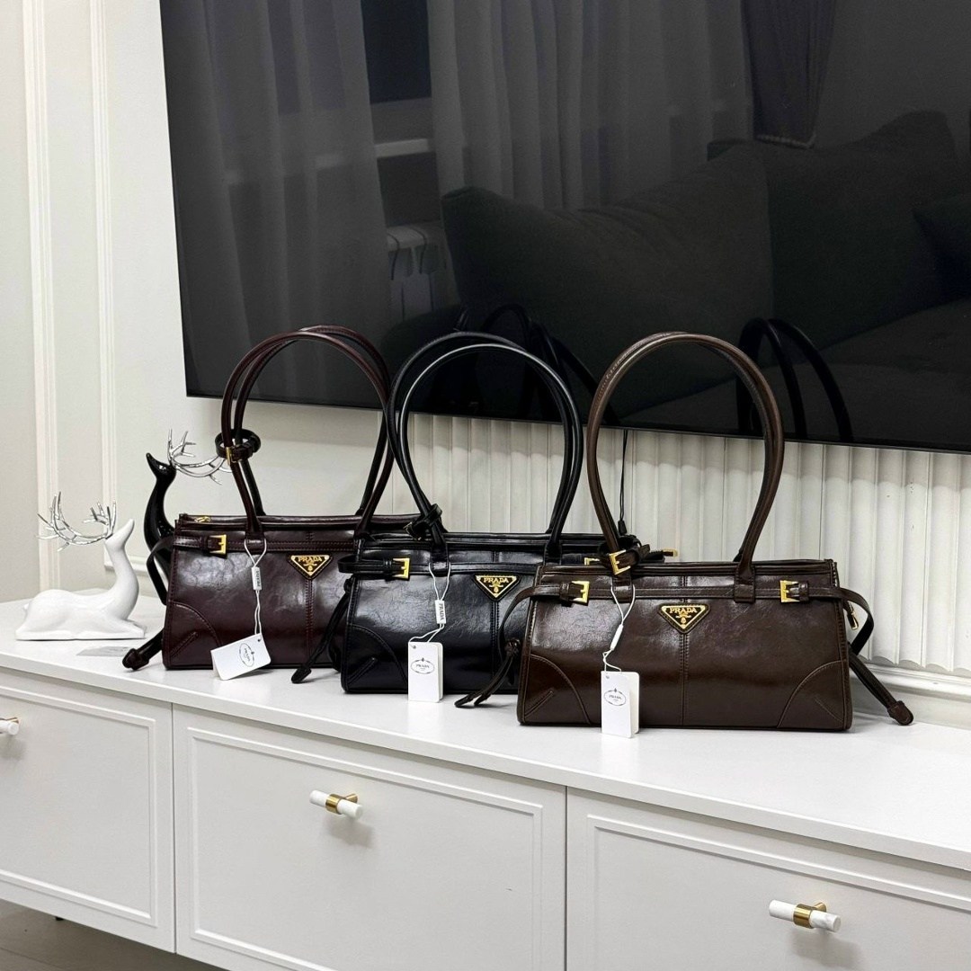 сумка prada натуральная кожа 32-16,сумка женская prada,сумка prada натуральная кожа 38х24,сумка prada,сумка prada натуральная кожа