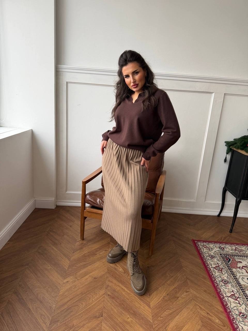свитер вязаный оверсайз,женский свитер оверсайз,юбка плиссе,свитер бежевый,плиссированная юбка