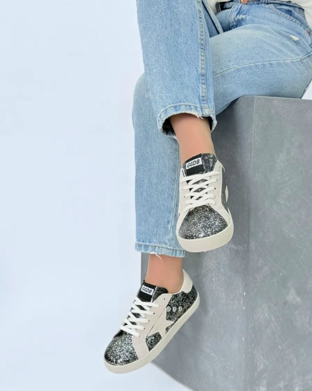 ,обуви,кеды женски,блестящие кроссовки, женская