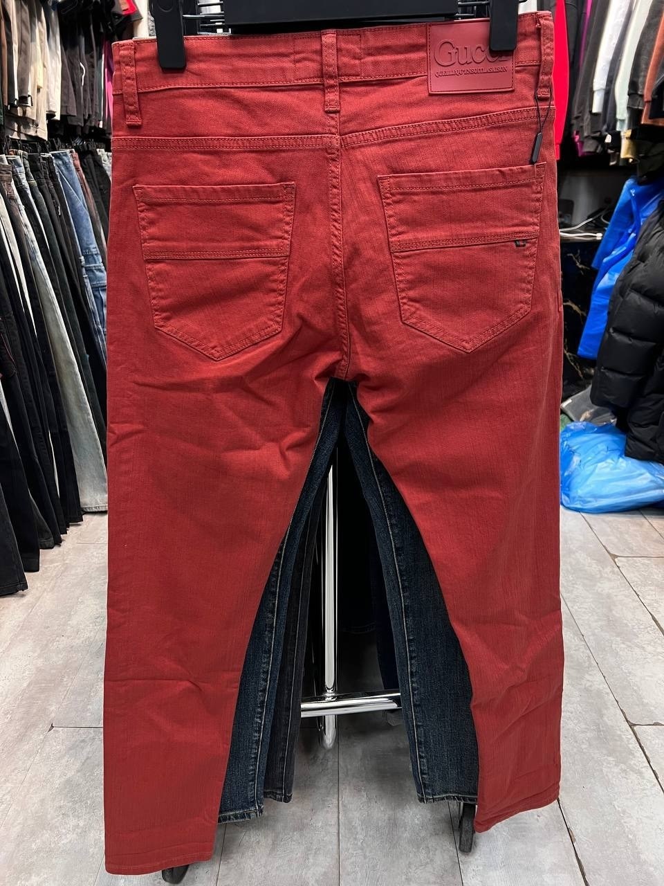 мужские джинсы,красные джинсы,брюки джинсы,красные джинсы мужские,бордовые джинсы мужские