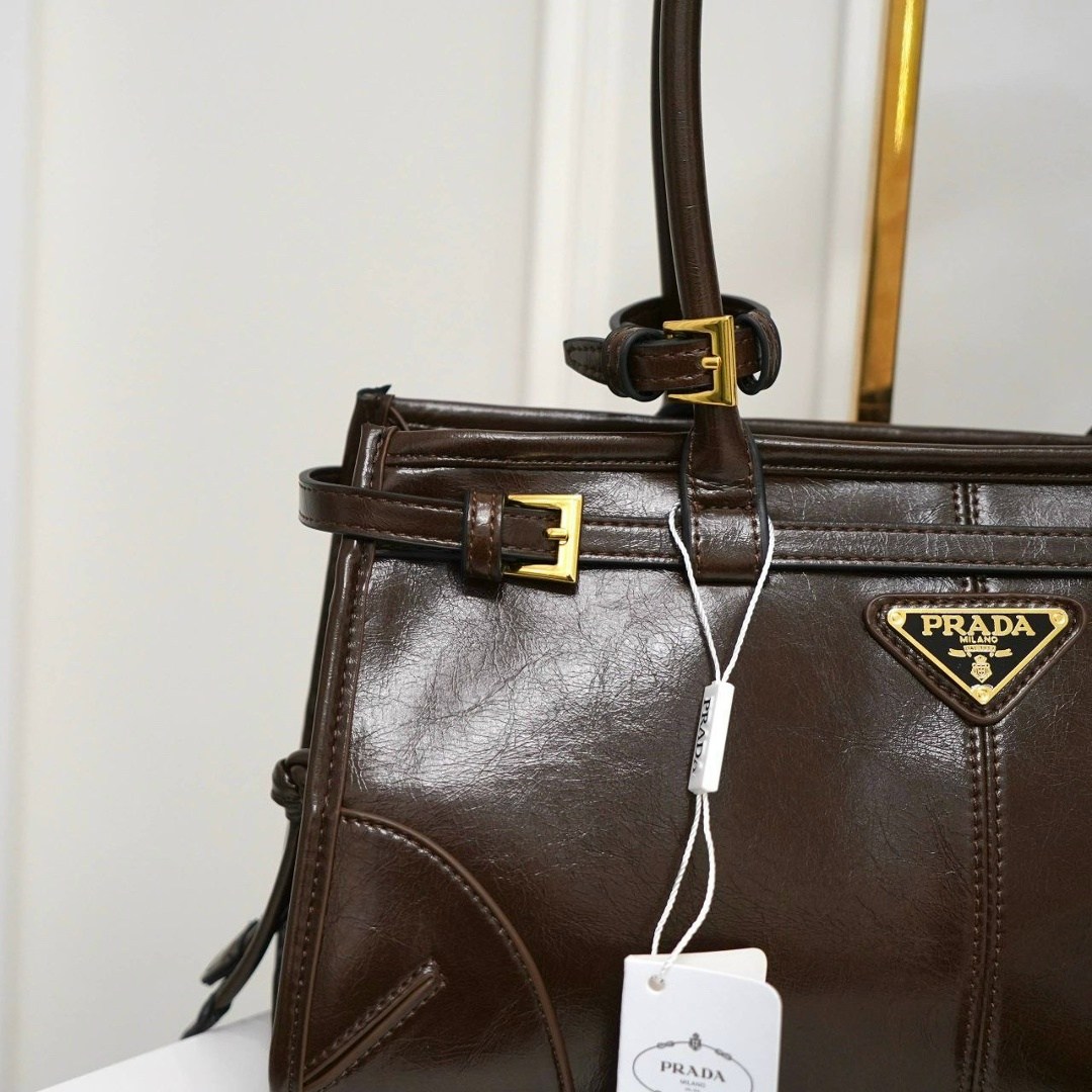 сумка prada натуральная кожа 32-16,сумка женская prada,сумка prada натуральная кожа 38х24,сумка prada,сумка prada натуральная кожа