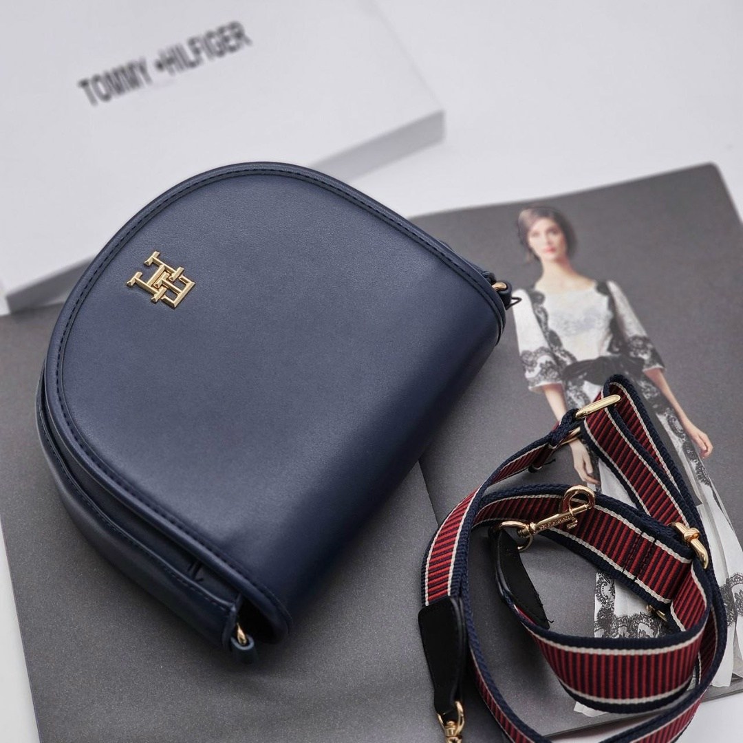 сумка через плечо tommy hilfiger,сумка tommy hilfiger,сумка женская tommy hilfiger,tommy hilfiger сумка женская через плечо,tommy hilfiger tommy hilfiger