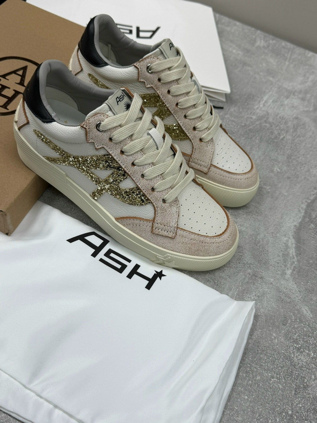 ,женские кроссовки,кроссовки golden goose, женская,кроссовки повседневные