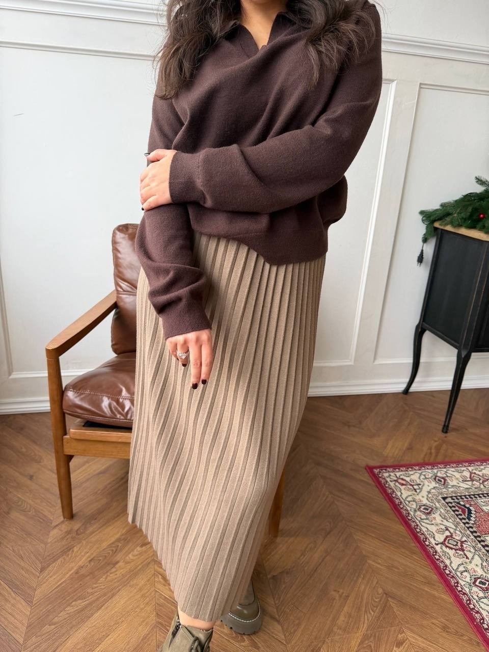 свитер вязаный оверсайз,женский свитер оверсайз,юбка плиссе,свитер бежевый,плиссированная юбка