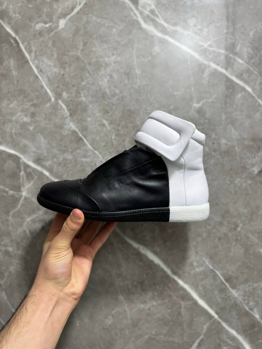 ,maison margiela 22 future high tonal sneaker black,обуви,maison margiela leather high top sneakers,высокие мейсон марджела кеды черные