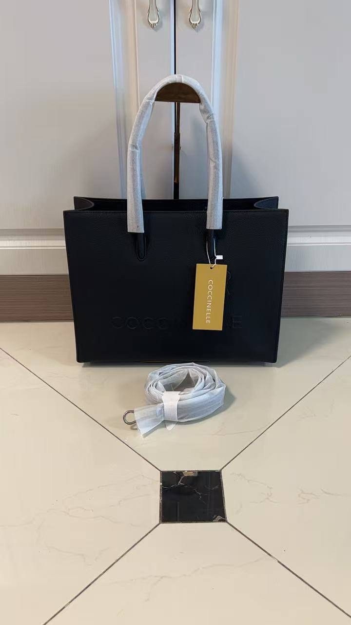 сумка coccinelle,coccinelle сумка на плечо шоппер,сумка,женская сумка тоут,сумки аксессуары