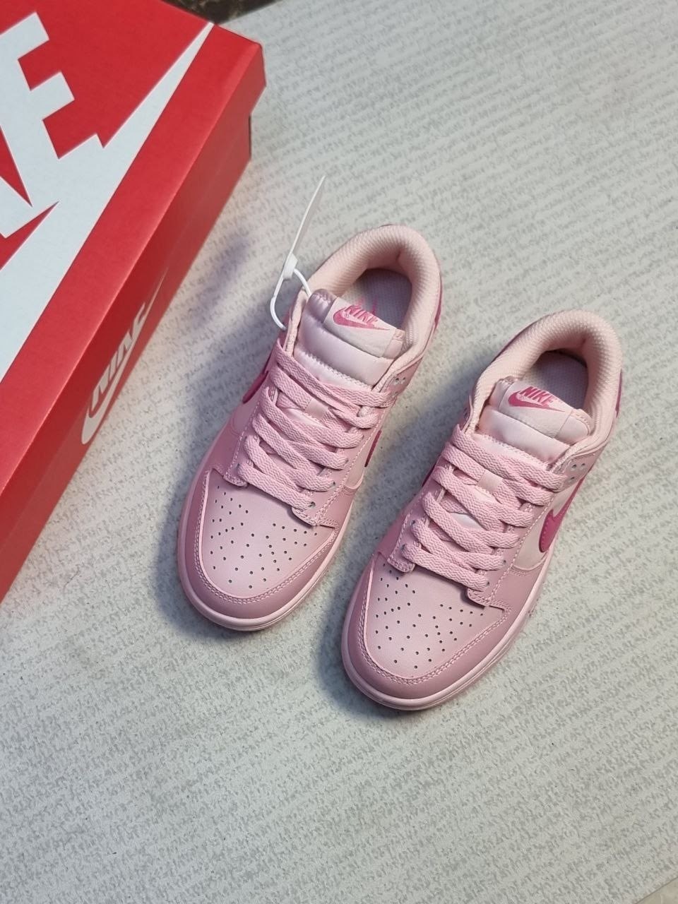 розовые кроссовки найк,розовые кроссовки,розовые найки,кроссовки найк женские розовые,nike dunk low gs triple pink