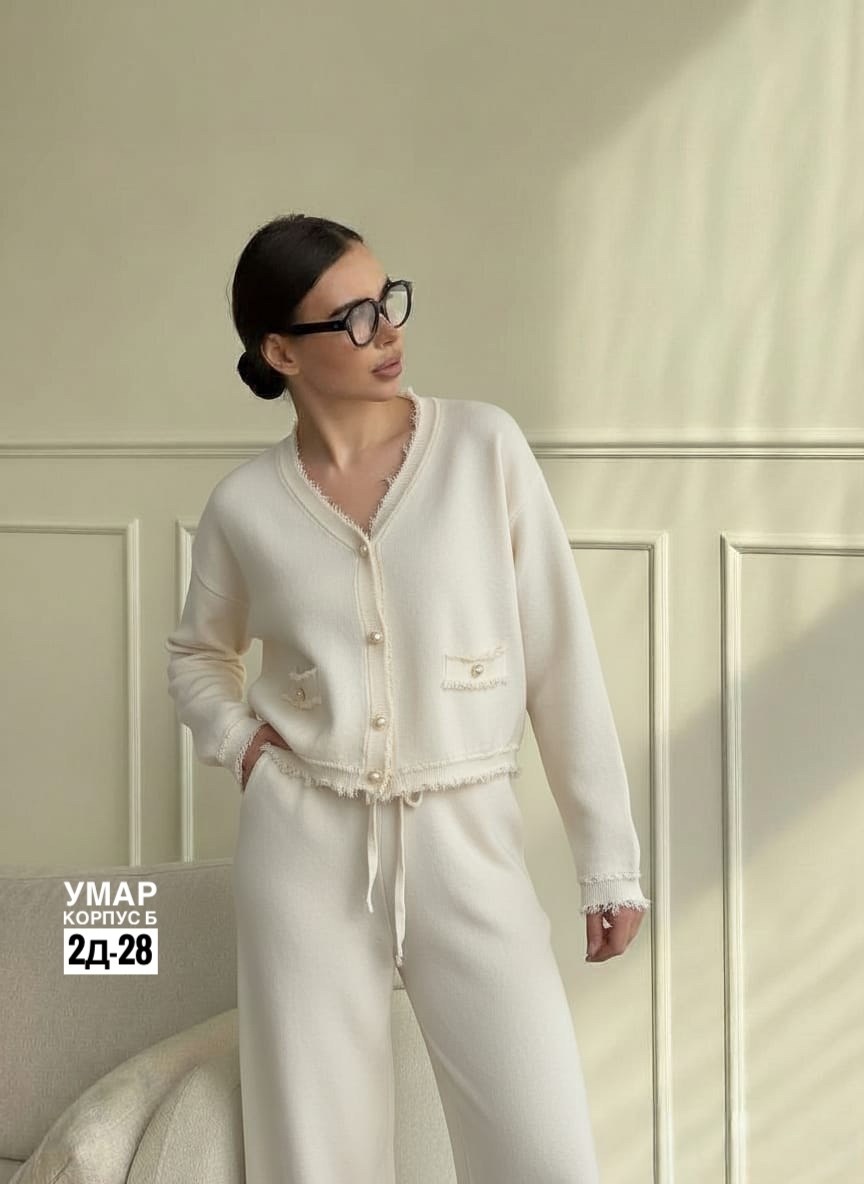 трикотажный женский костюм из кардигана и брюк,кашемировый костюм loro piana,брючный костюм,трикотажные костюмы женские,костюмы женские